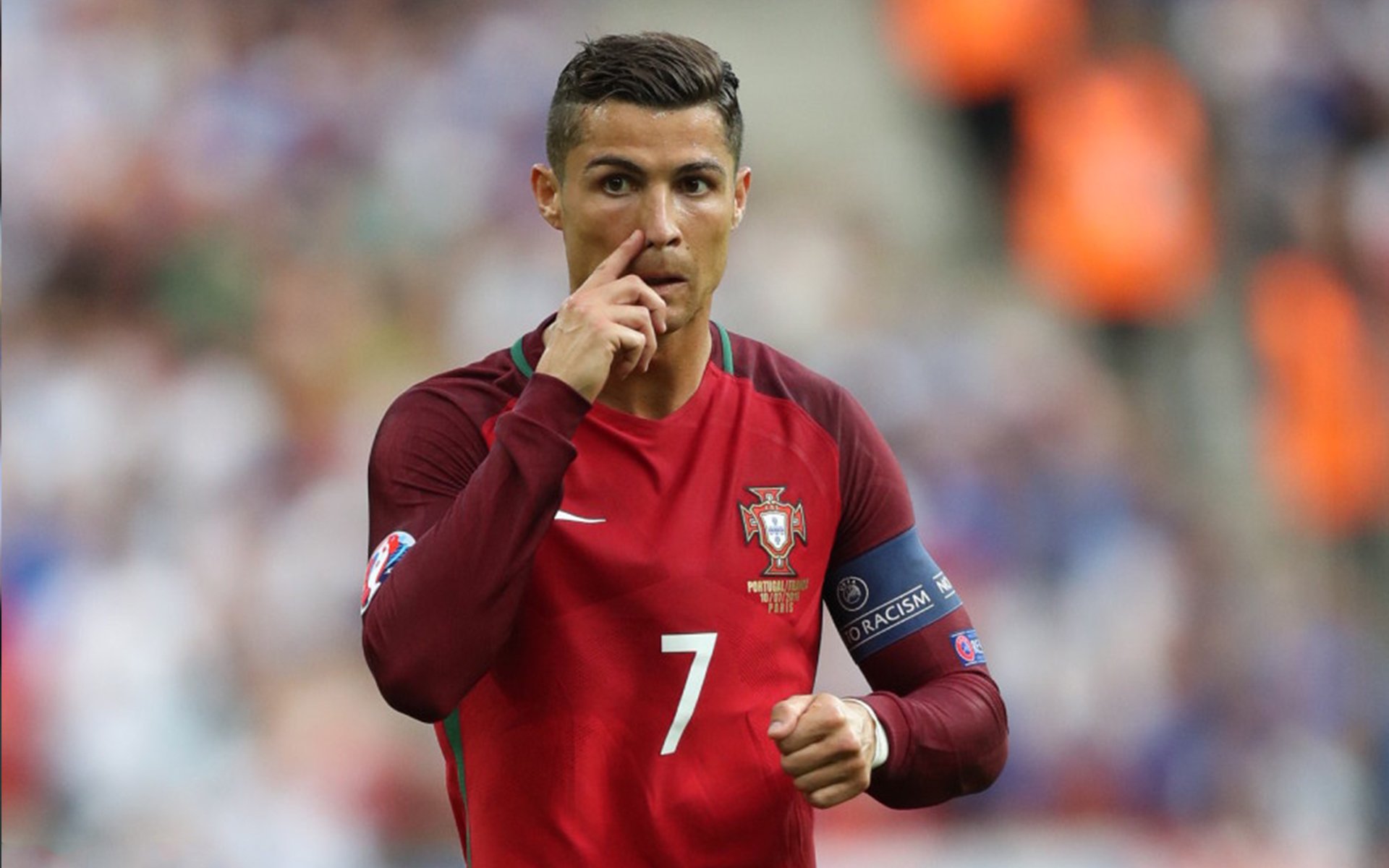 莱万孤星照雪原,当芬兰足球的坚韧遇上土耳其的全面压制